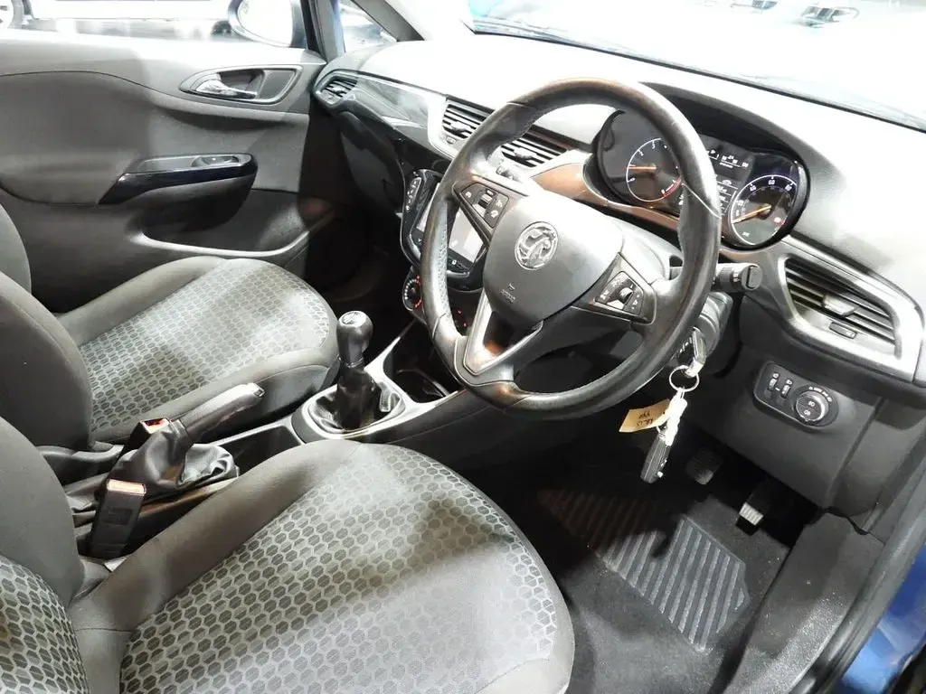 Used Vauxhall Corsa Excite 90 HP (66 kW) 2015 Blue Hatchback