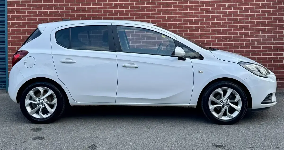 Used Vauxhall Corsa Sport 90 HP (66 kW) 2019 White Hatchback