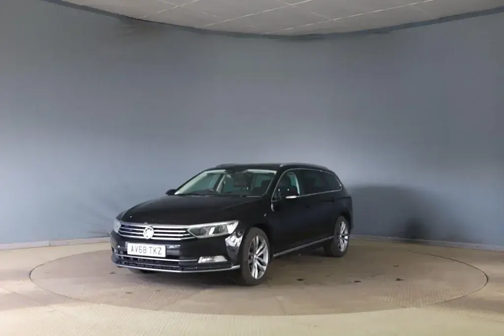Używany VW Passat GT 150 KM (110 kW) 2018 Czarny Kombi