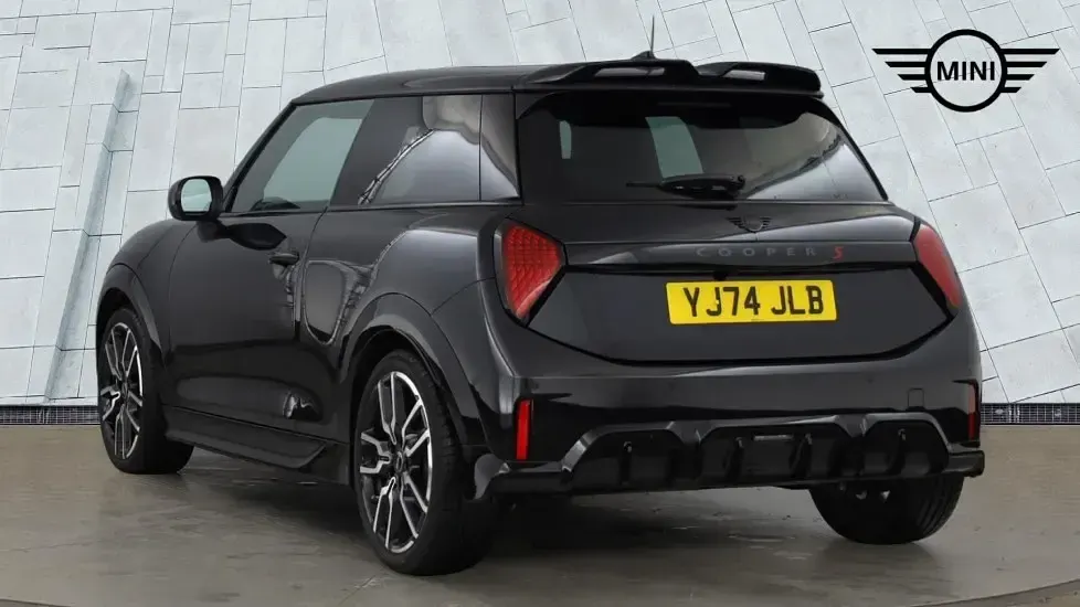 Used Mini Cooper S Hatch 201 HP (147 kW) 2025 Black Hatchback