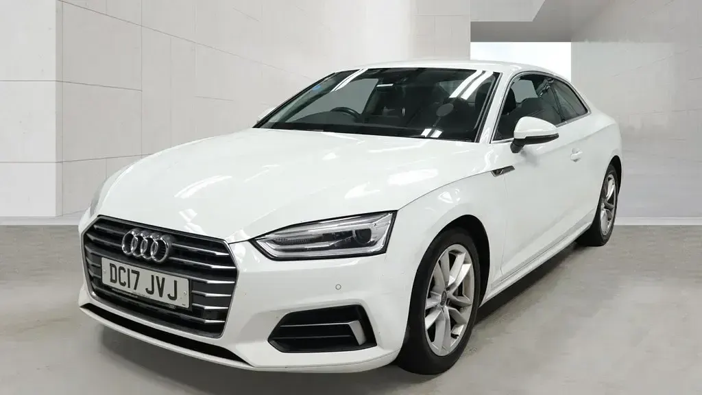 Używany Audi A5 Sport 190 KM (139 kW) 2017 Biały Coupe