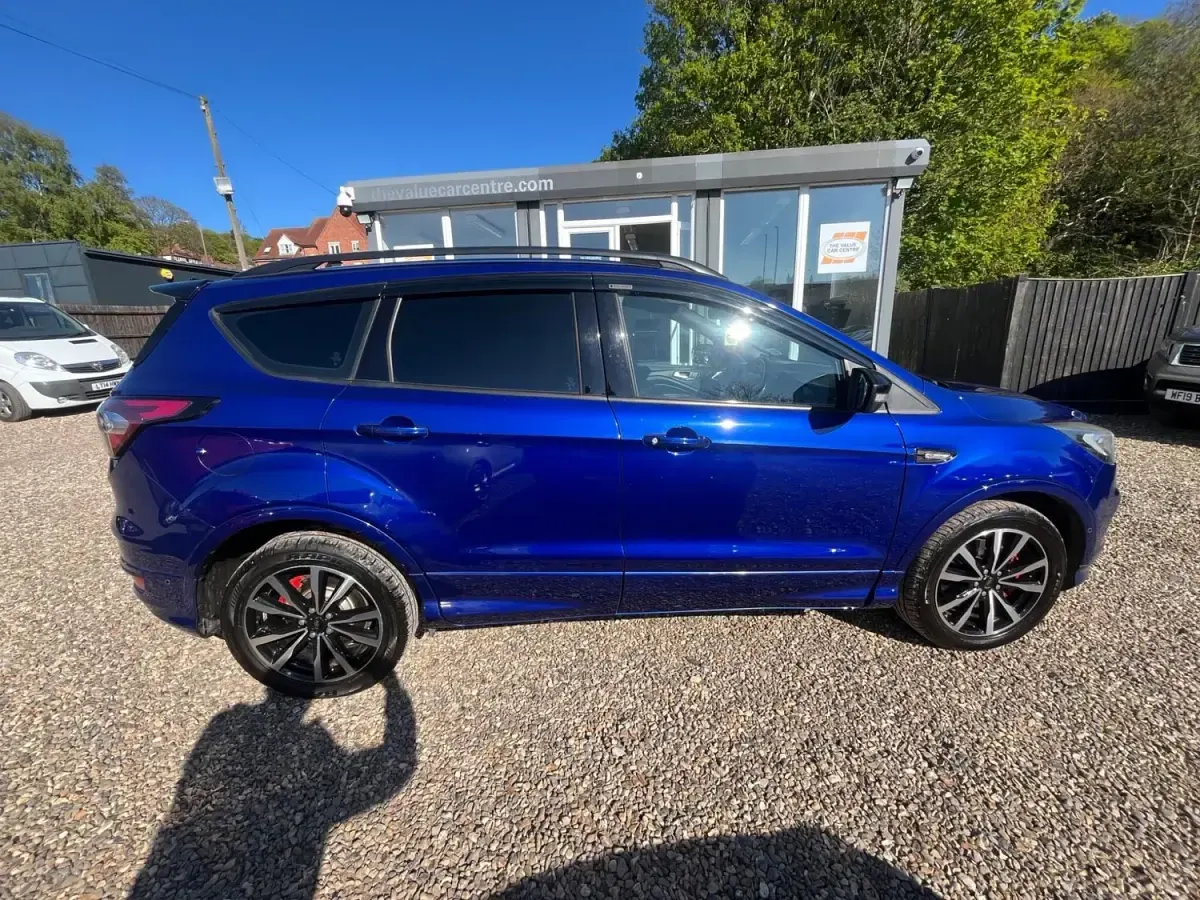 Używany Ford Kuga ST-Line 120 KM (88 kW) 2017 Niebieski SUV