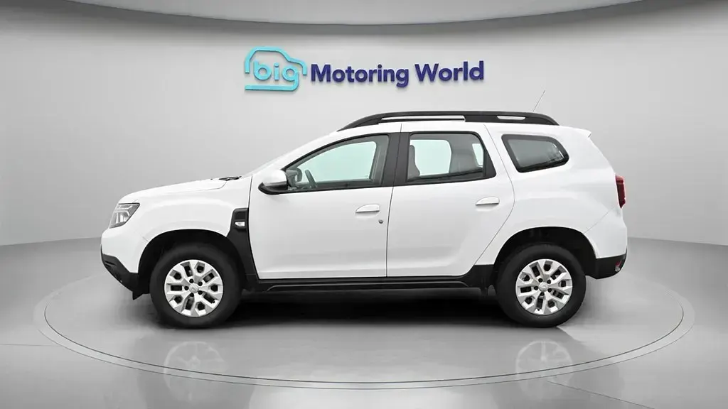 Used Dacia Duster Comfort 90 HP (66 kW) 2022 White SUV