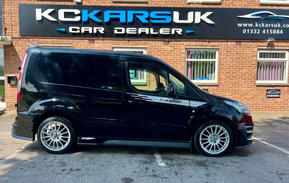 Second-hand Ford Transit Connect Limited 118 CP (86 kW) 2018 Negru Monovolum
