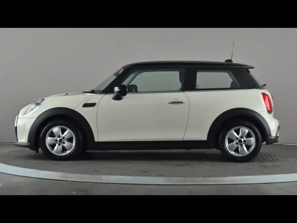 Used Mini Cooper Comfort 2021 White Hatchback