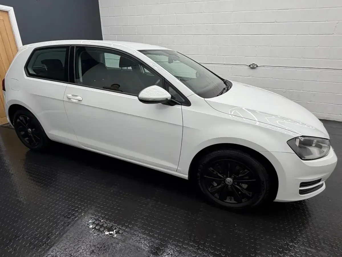 Used VW Golf VII SE 125 HP (91 kW) 2013 White Hatchback