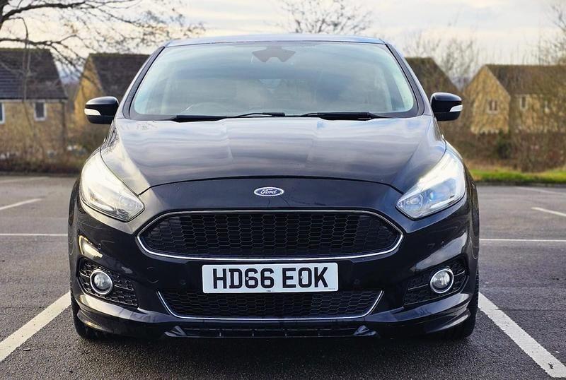 Used Ford S-MAX Sport 180 HP (132 kW) 2016 Black MPV
