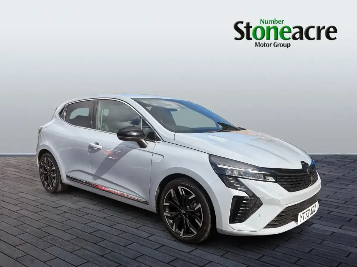 Usado Renault Clio V Techno 140 HP (102 kW) 2024 Cinzento Citadino