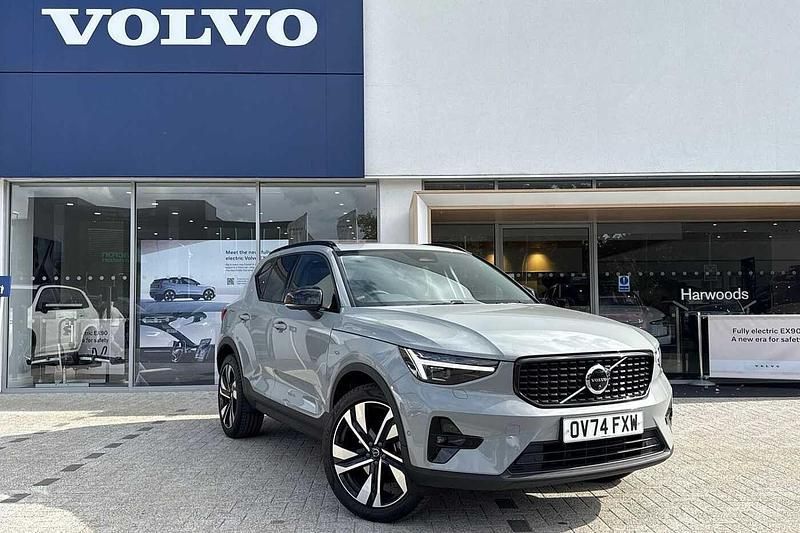 Used 2025 Volvo XC40 Ultra SUV | £38,890 (Expensive) - Image 1/4
