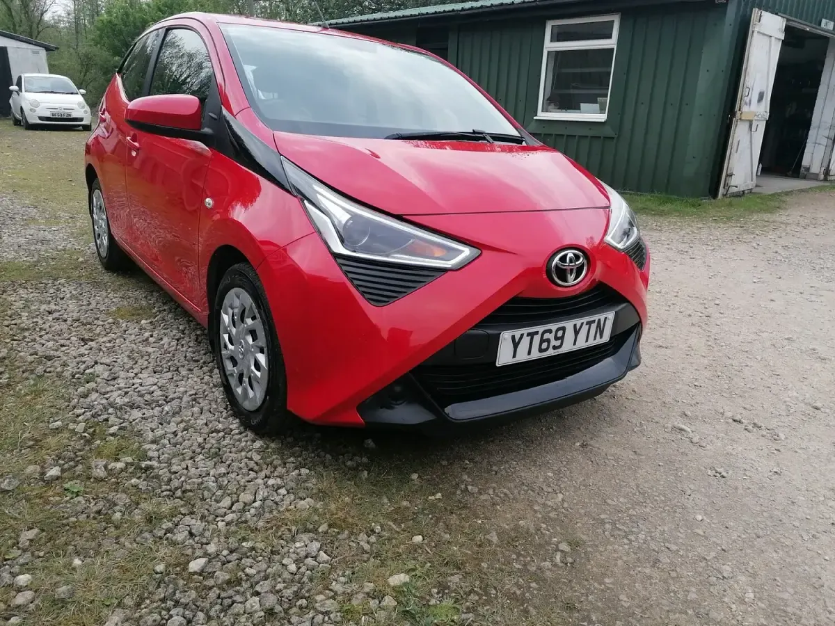 Used Toyota Aygo X-play 72 HP (52 kW) 2019 Red Hatchback