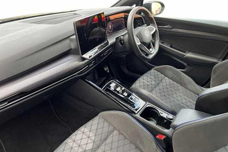 Used VW Golf VIII R-line 150 HP (110 kW) 2024 Grenadilla black Hatchback