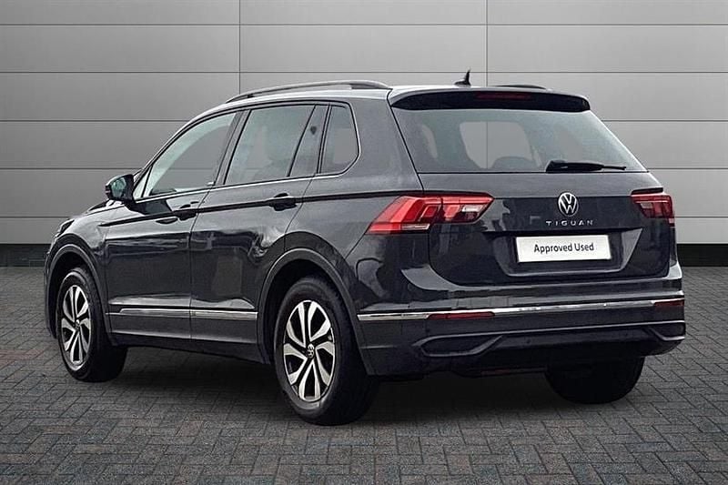 Used VW Tiguan Active 150 HP (110 kW) 2022 Urano grey SUV