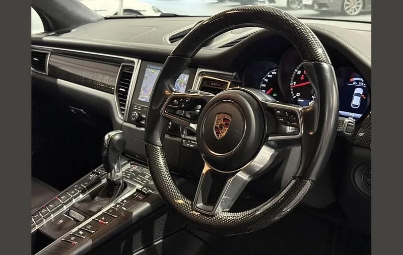 Used Porsche Macan Turbo 400 HP (294 kW) 2016 Grey SUV