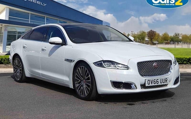 Used Jaguar XJ 306 HP (225 kW) 2019 Sedan