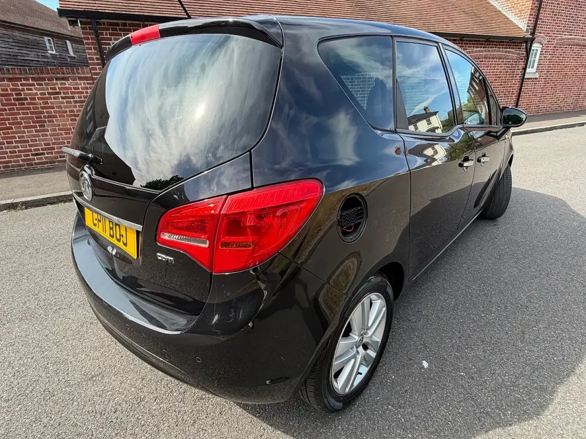 Used Vauxhall Meriva 130 HP (95 kW) 2011 Black MPV