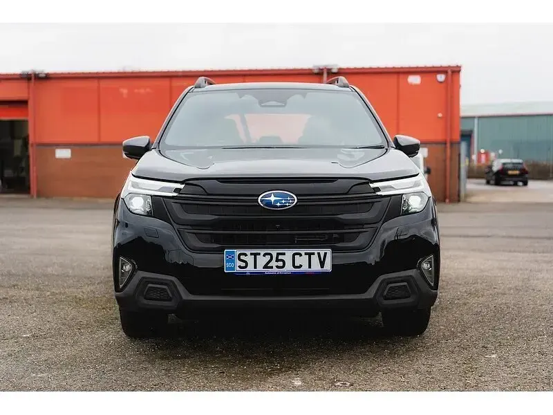 Begagnad Subaru Forester 136 HK (100 kW) 2025 Svart SUV