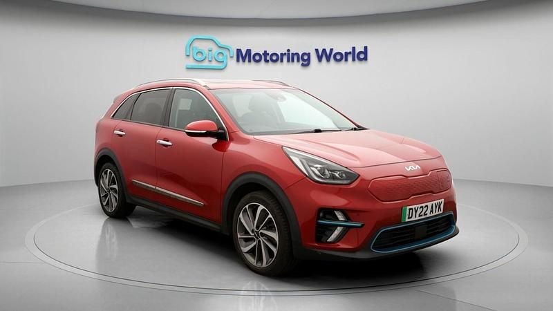 Used Kia e-Niro Plus 147 kW (201 HP) 2022 Red SUV