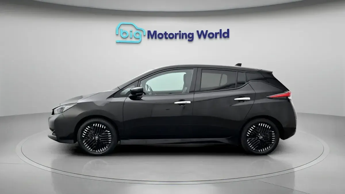 Używany Nissan Leaf Tekna 108 kW (148 KM) 2023 Czarny Hatchback