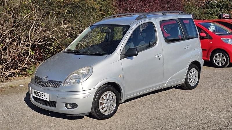 Used Toyota Yaris 2003 Silver Hatchback