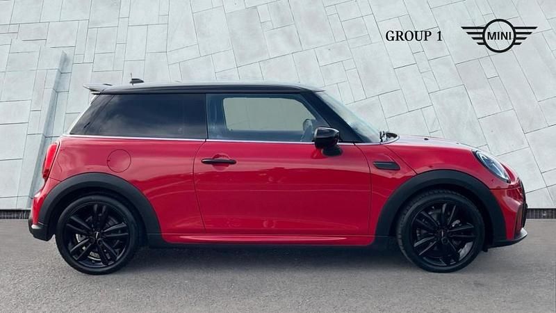 Used Mini Cooper Hatch 134 HP (98 kW) 2023 Red Hatchback