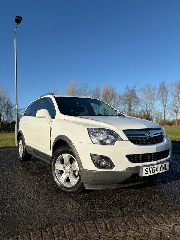 White Used 2014 Vauxhall Antara SUV | £2,995 (Fair price) - Image 1/4