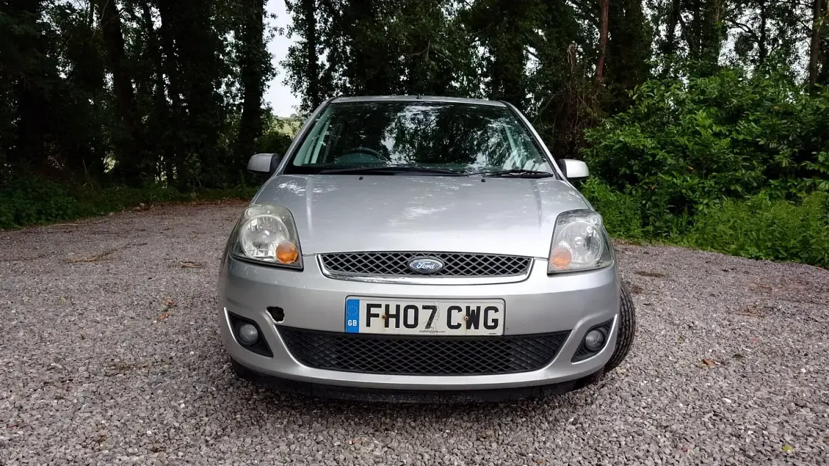 Used Ford Fiesta Ghia 100 HP (73 kW) 2007 Silver Hatchback