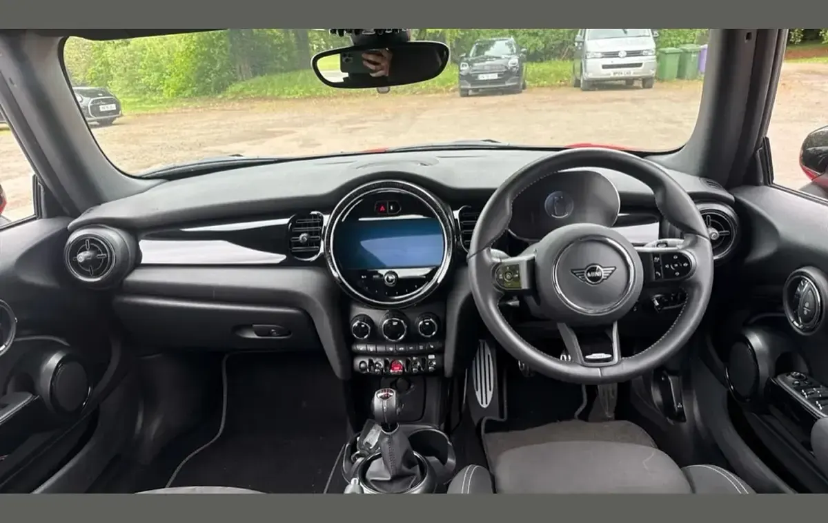 Begagnad Mini Cooper Cabriolet Sport 134 HK (98 kW) 2023 Other Cab