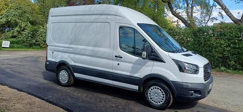 Usado Ford Transit 2018 Blanco Monovolumen