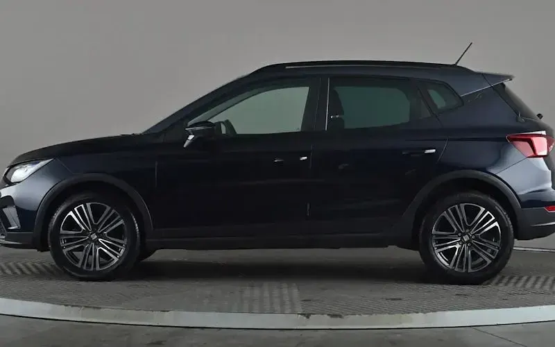 Begagnad Seat Arona SE 95 HK (69 kW) 2022 Blå SUV