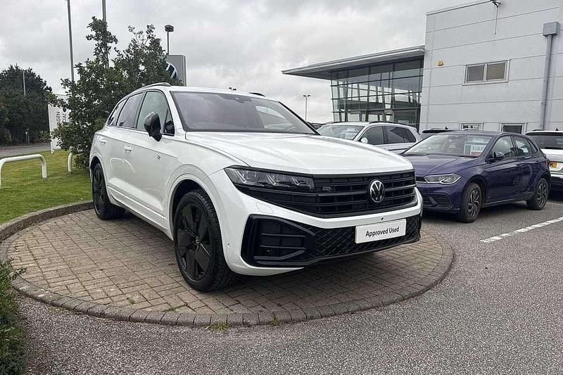 White Used 2025 VW Touareg Black Edition SUV | £57,495 (Expensive) - Image 1/4