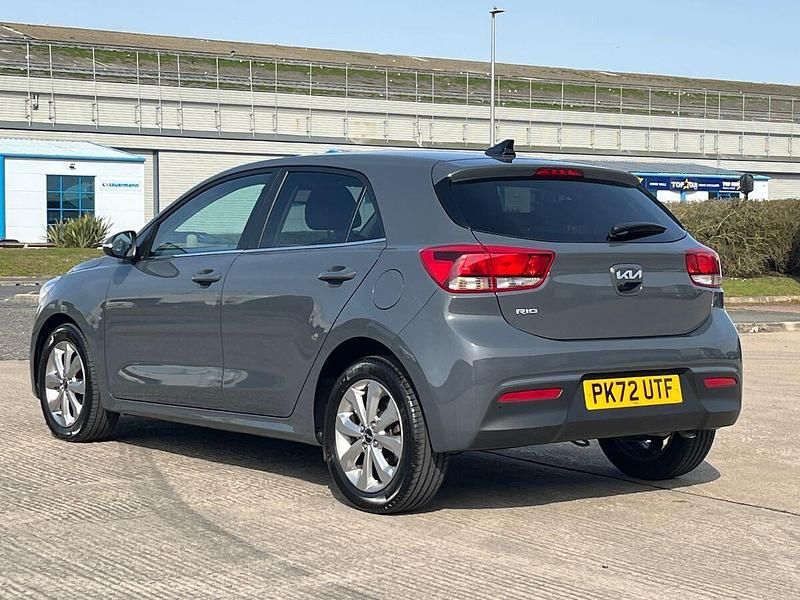 Used Kia Rio 120 HP (88 kW) 2022 Grey Hatchback