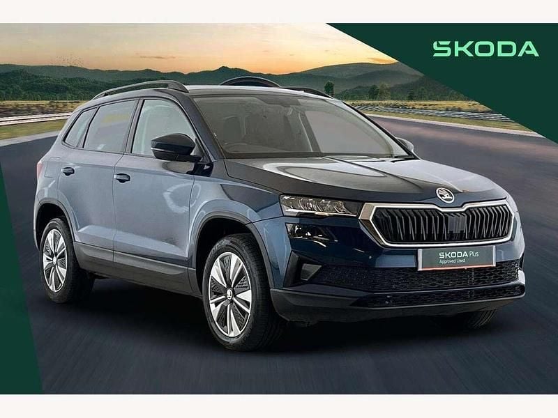 Petrol blue metallic Used 2023 Skoda Karoq SE Drive SUV | £20,490 (Fair price) - Image 1/3