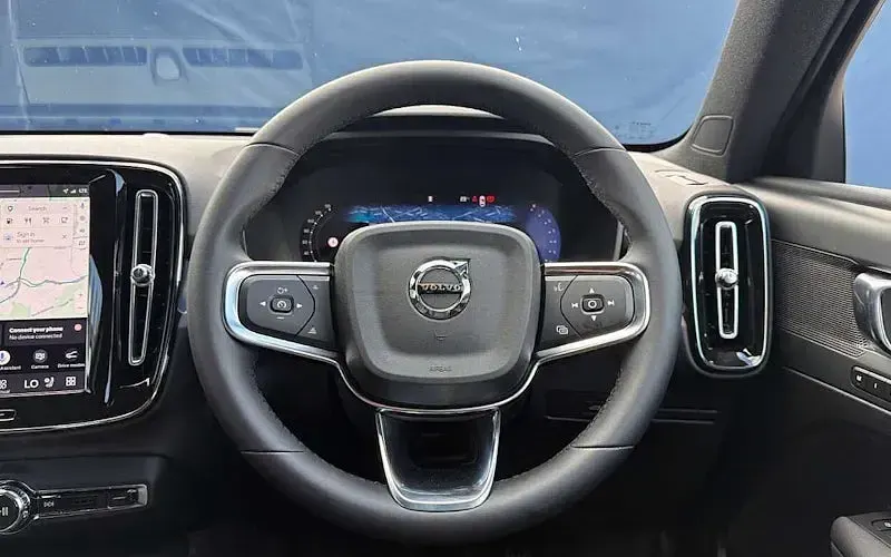 Used Volvo XC40 Plus 197 HP (144 kW) 2026 Black SUV