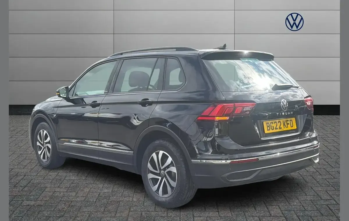 Used VW Tiguan Active 150 HP (110 kW) 2022 Black SUV