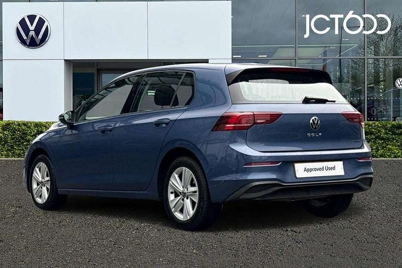 Used VW Golf VIII Life 115 HP (84 kW) 2025 Blue Hatchback