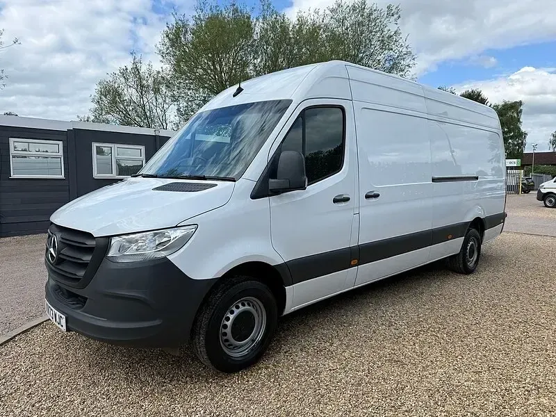 Used Mercedes Sprinter Progressive 150 HP (110 kW) 2023 White Van