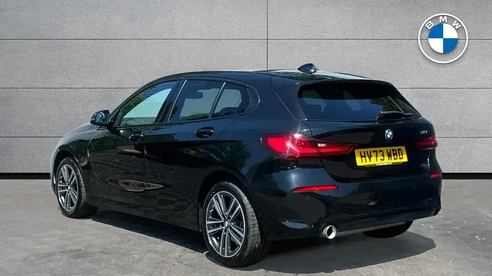 Used BMW 118 Sport Line 134 HP (98 kW) 2023 Black Hatchback