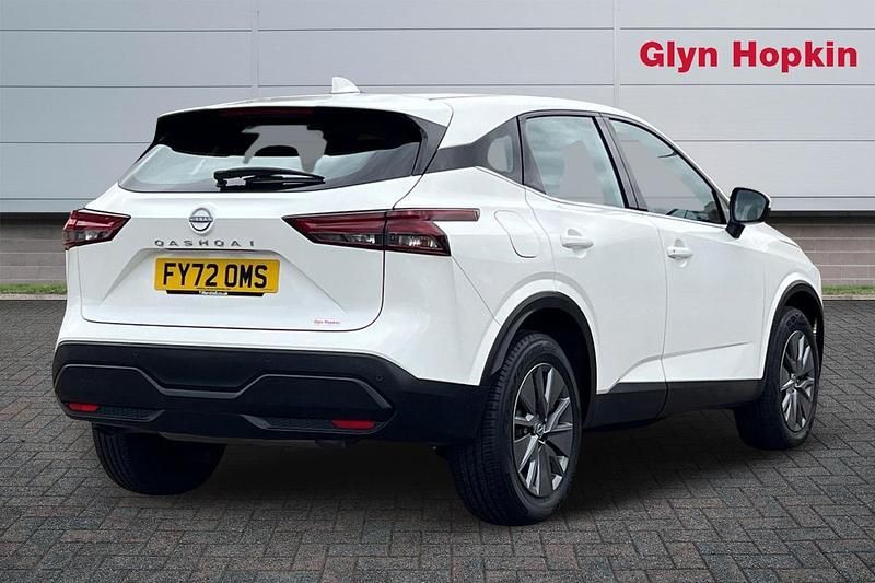 Used Nissan Qashqai Visia 2022 White SUV