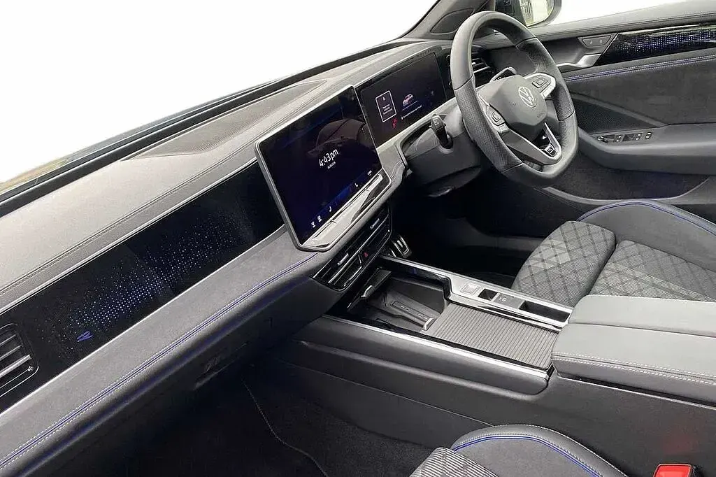 Used VW Passat 150 HP (110 kW) 2026 Estate