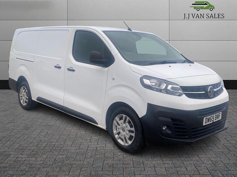 Used Vauxhall Vivaro S 100 HP (73 kW) 2020 White MPV