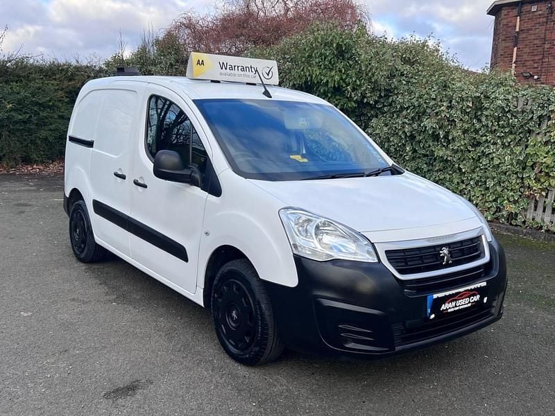 Begagnad Peugeot Partner 2017 Vit Minibuss