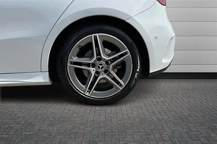 Used Mercedes A200 Executive 163 HP (119 kW) 2023 Digital white Hatchback
