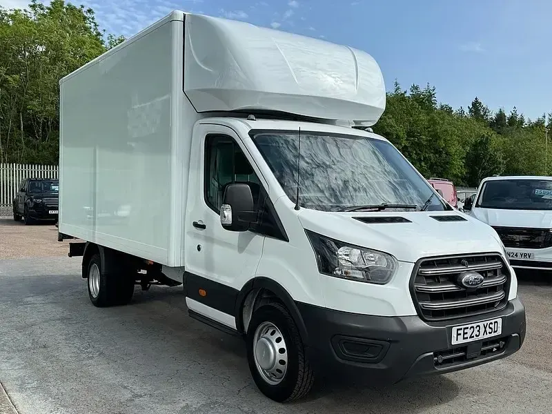 Käytetty Ford Transit S 130 HP (95 kW) 2023 Valkoinen Avoauto