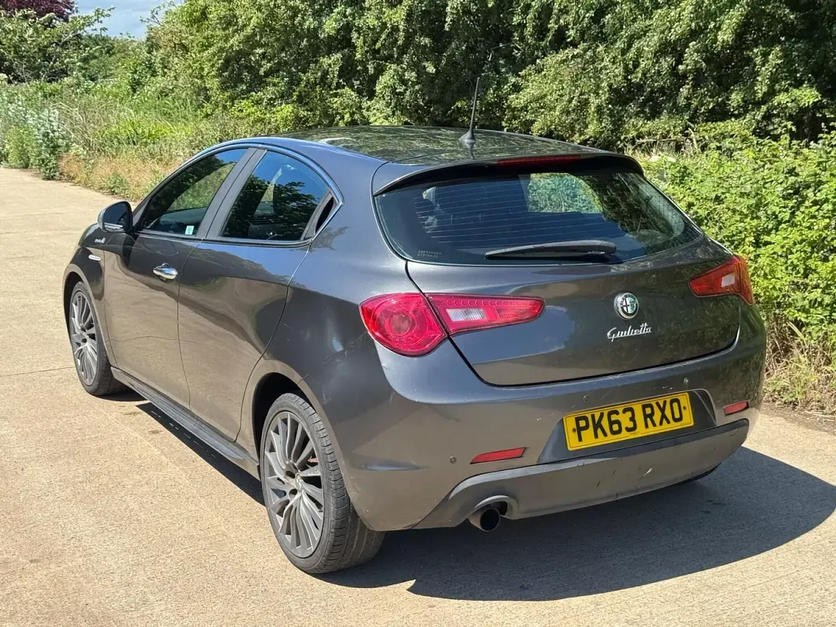 Used Alfa Romeo Giulietta 105 HP (77 kW) 2013 Grey Hatchback