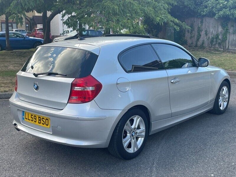 Silver Used 2009 BMW 118 Hatchback | £2,275 (Good price) - Image 1/4