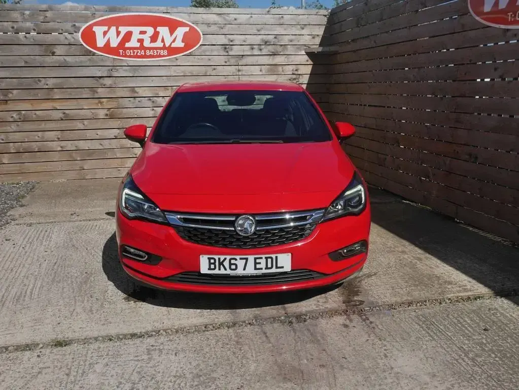 Used Vauxhall Astra Family 150 HP (110 kW) 2017 Red Hatchback