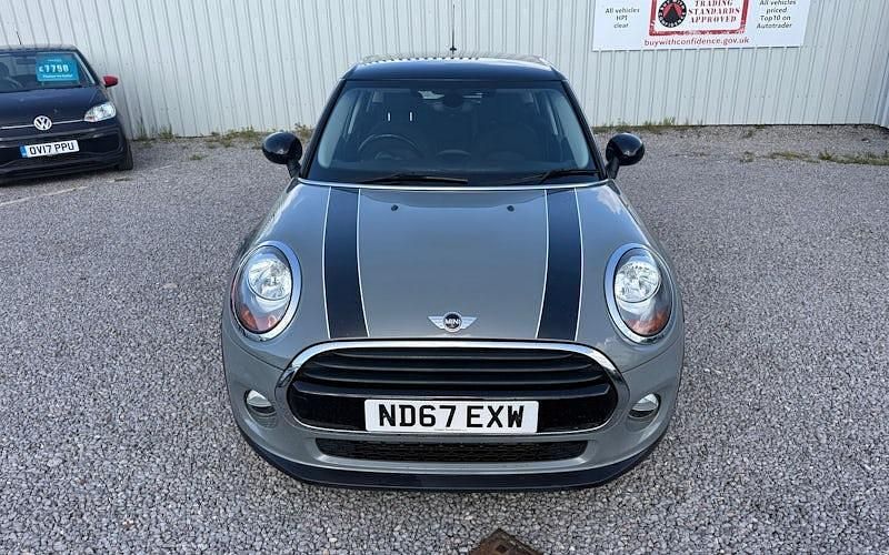 Używany Mini Cooper Hatch 136 KM (100 kW) 2017 Szary Hatchback