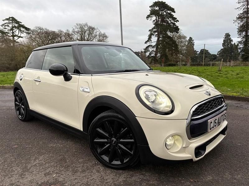 Used Mini Cooper S 2017 White Hatchback