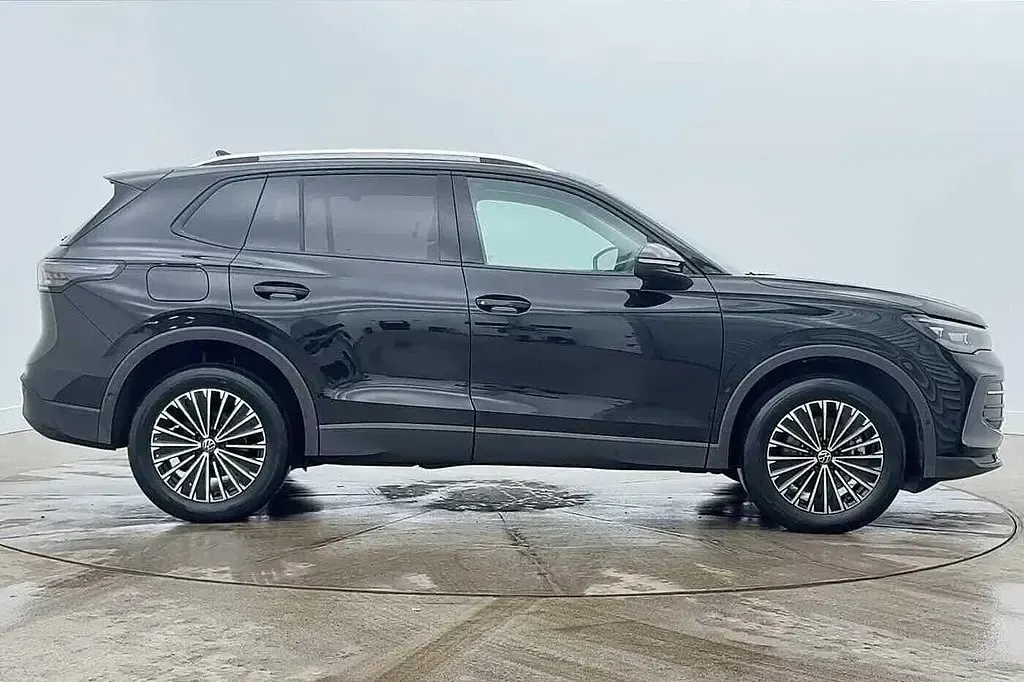 Usado VW Tiguan Match 204 HP (150 kW) 2025 Preto SUV