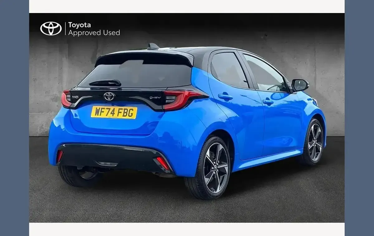 Used Toyota Yaris Edition 128 HP (94 kW) 2024 Blue Hatchback